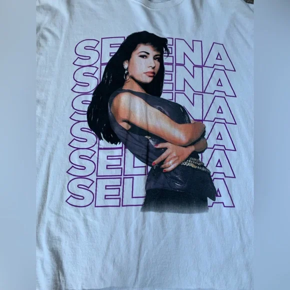 Vintage Plus size Selena! Oversized tee - Picture 2 of 3